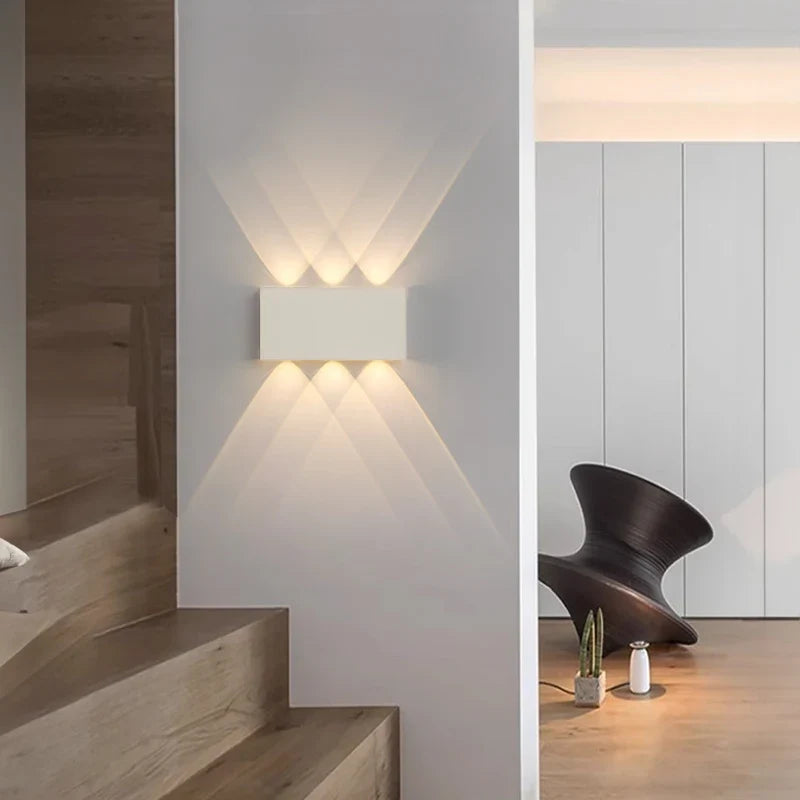Lámpara de Pared Recargable LumiBlock | Diseño Minimalista con Textura de Madera