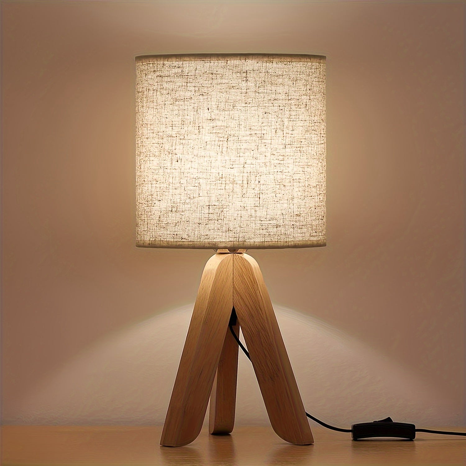 Lámpara de mesa trípode de madera nórdica | Pantalla de tela