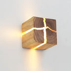 Luz de Pared WoodAura | Diseño de Resina y Madera Maciza Tallada a Mano