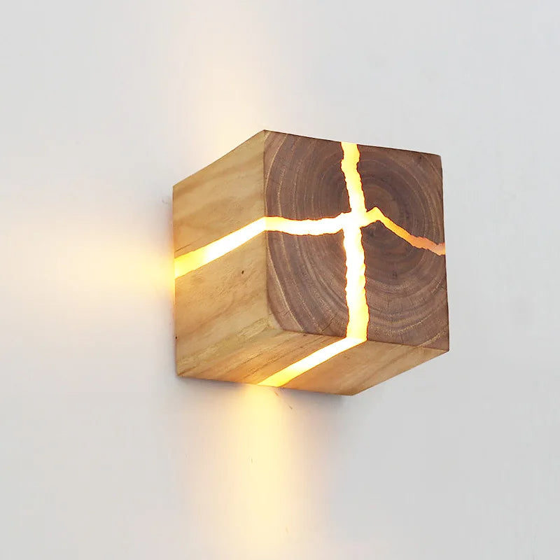 Luz de Pared WoodAura | Diseño de Resina y Madera Maciza Tallada a Mano