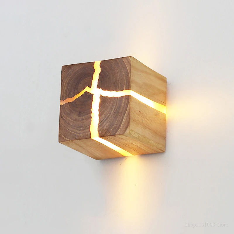 Luz de Pared WoodAura | Diseño de Resina y Madera Maciza Tallada a Mano