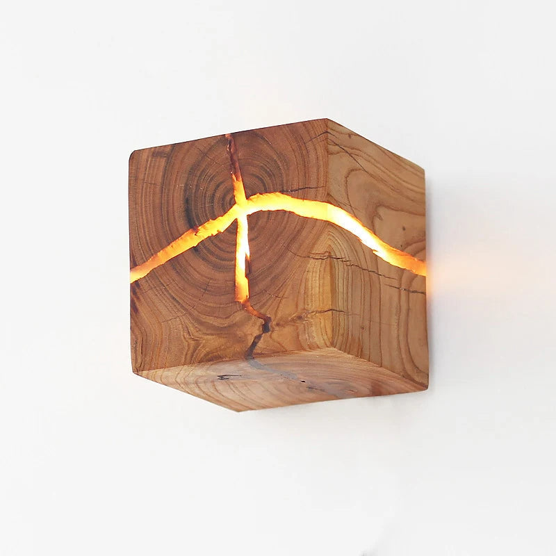 Luz de Pared WoodAura | Diseño de Resina y Madera Maciza Tallada a Mano