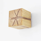 Luz de Pared WoodAura | Diseño de Resina y Madera Maciza Tallada a Mano