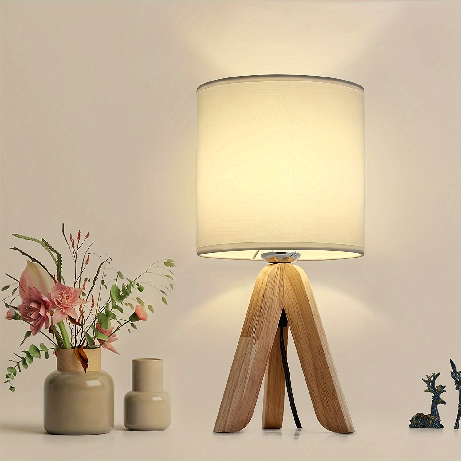 Lámpara de mesa trípode de madera nórdica | Pantalla de tela