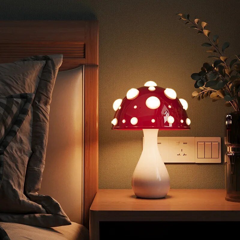 Lámpara de Mesa con Luz LED en Forma de Hongo | Luz Moderna Inspirada en Amanita